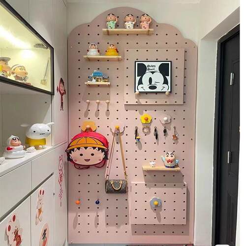 A simple wooden bookcase for the back wall of the wooden cav