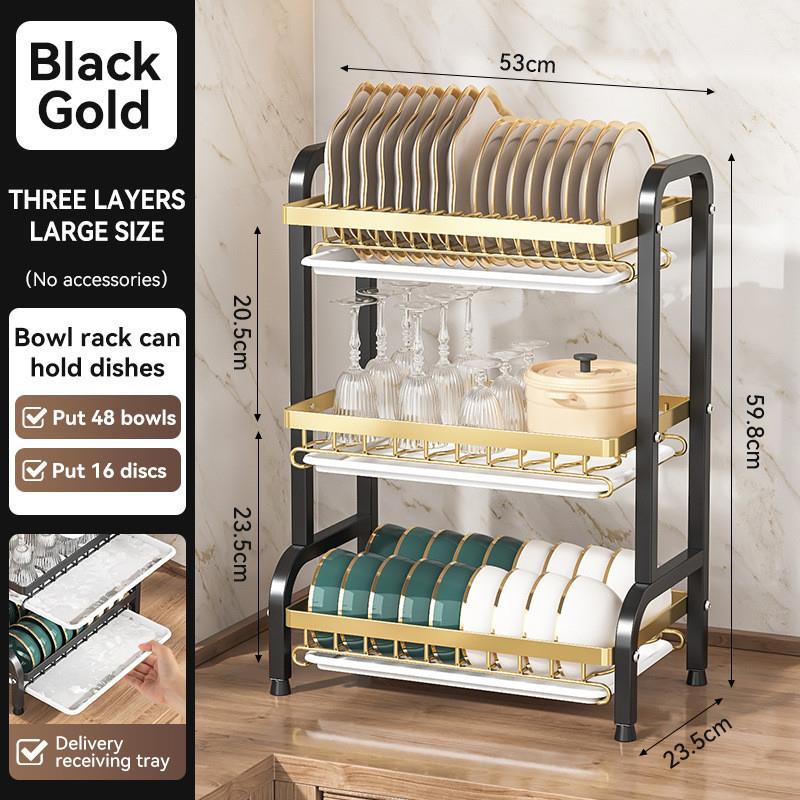 In the kitchen, a plate of dishes will be filled with a plat