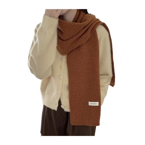 Winters girls scarf is pure-coloured and white-coloured.