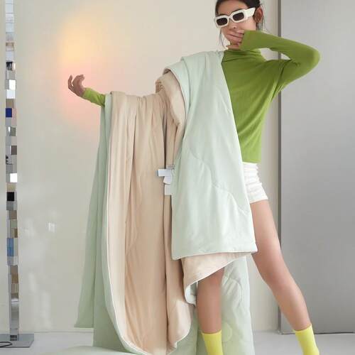 A-like ice cream with 160 grams of ice cream and cold air co