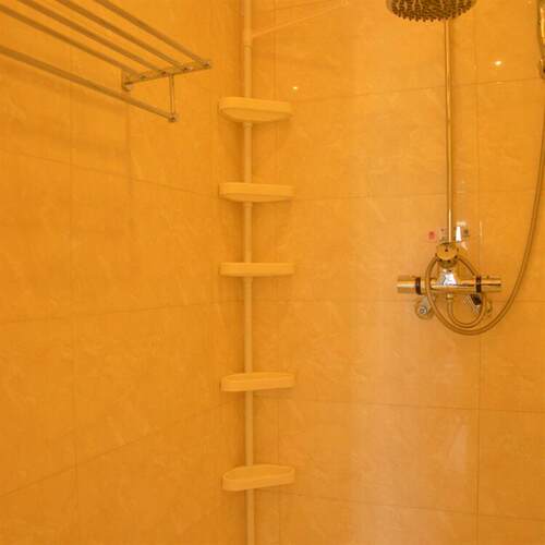 Bathrooms on the corner of the walls, baths on the shelf, sc