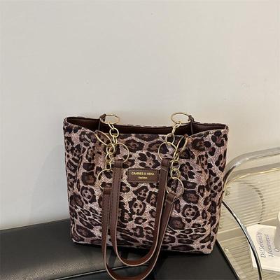 Fashion leopard woman with lazy tote bag 2024 Autumn armpit