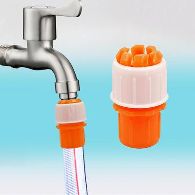 Water pipe connector for connecting flexible and rigid hoses