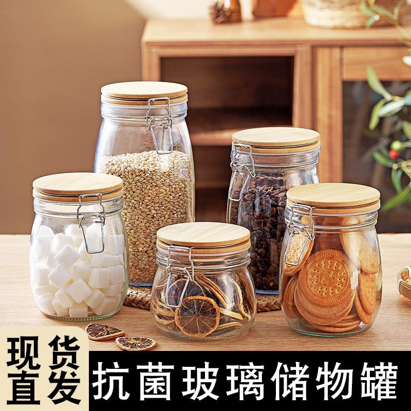Snap-seal jars for honey, lemon, and passion fruit; made of