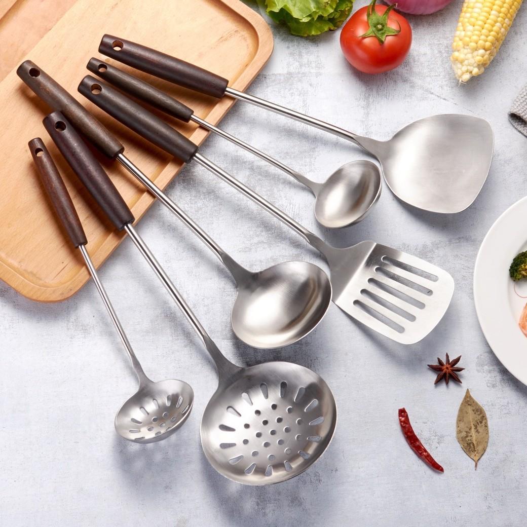 Beech wood handle stainless steel spatula, soup spoon, slott