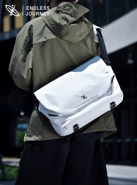 探索星空阿波罗x1磁吸扣斜挎包男士单肩包骑行背包机能邮差电脑包