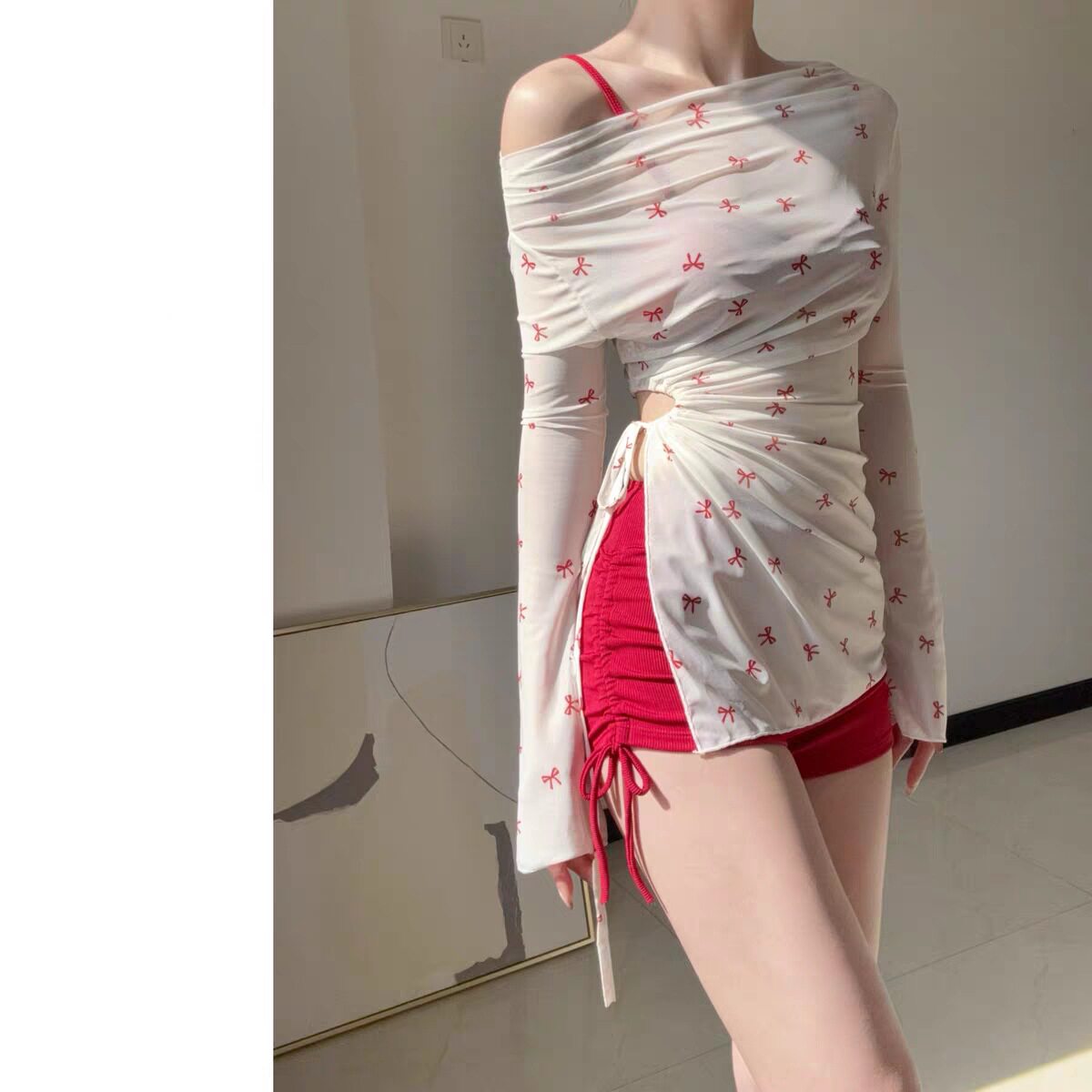 2025新款游泳衣女分体式三件套遮肚显瘦聚拢小胸韩国ins风泡温泉