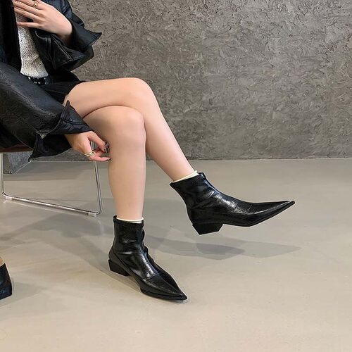 尖头欧美短靴女新款2025秋冬女靴子时装粗跟中跟瘦瘦靴马丁靴