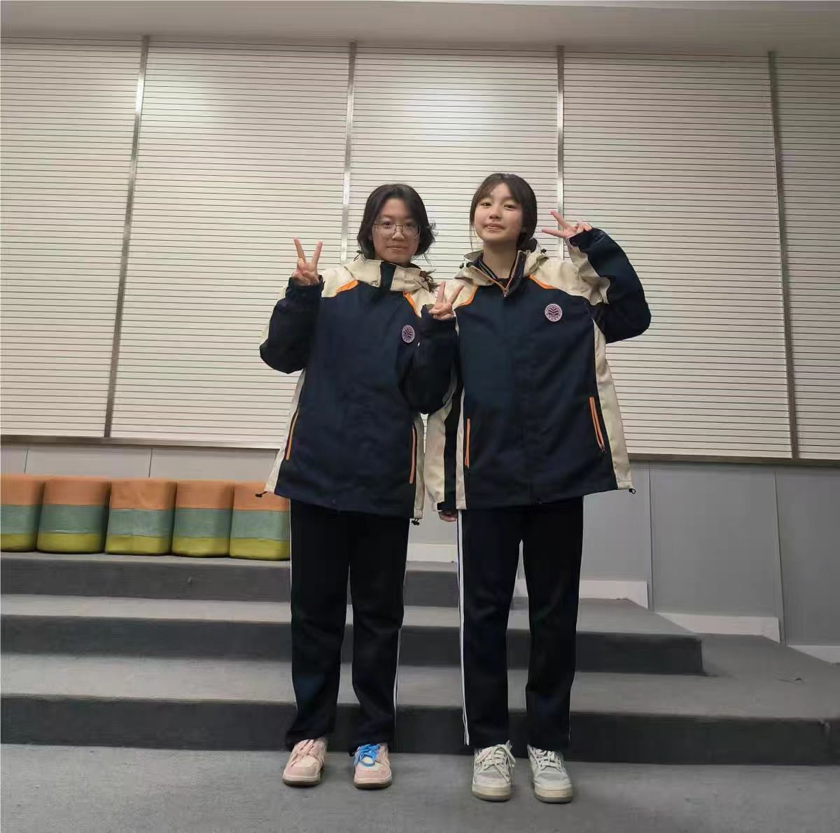 志成中学初中冬季校服（新）