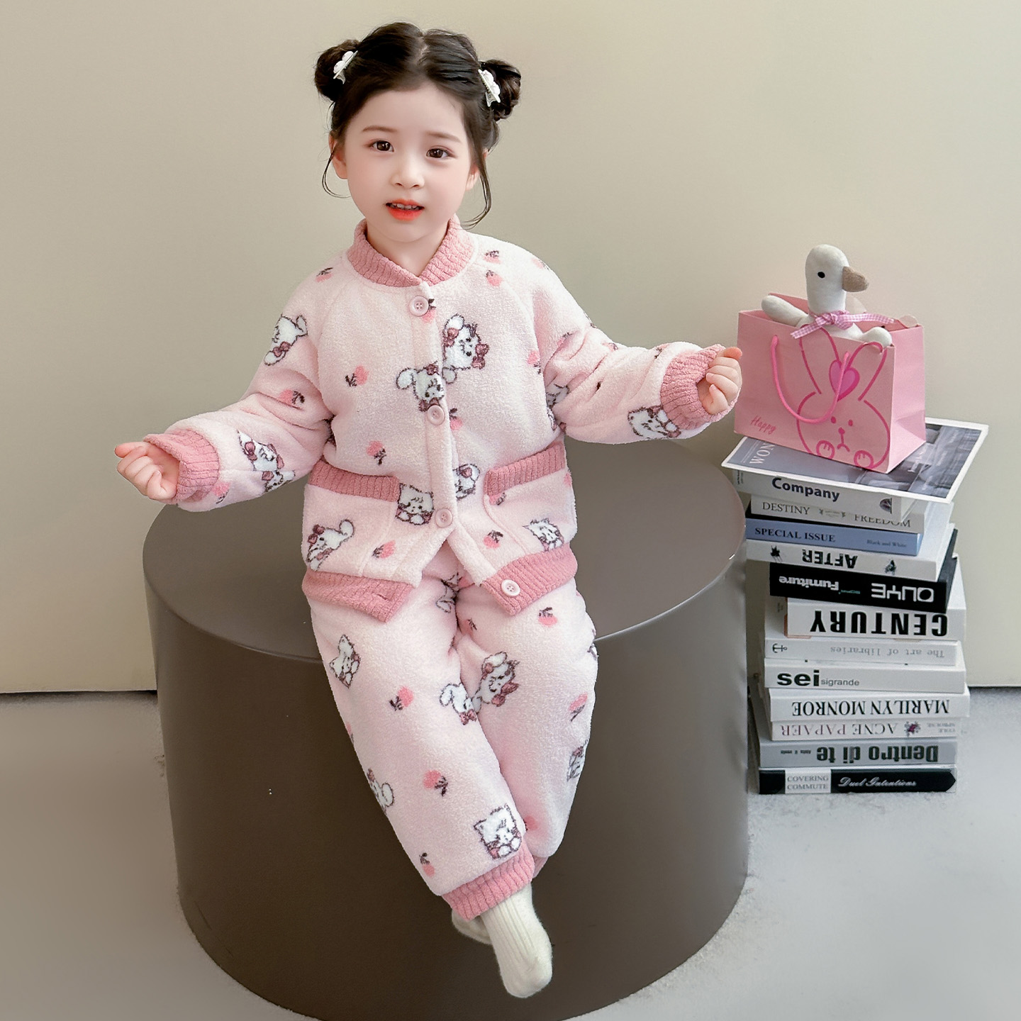 儿童睡衣女童秋冬款三层夹棉加厚珊瑚绒宝宝卡通开衫套装2025新款