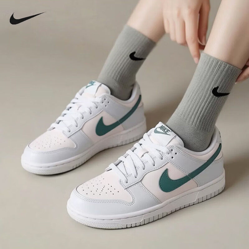 耐克DUNKLOW女轻便耐磨休闲鞋