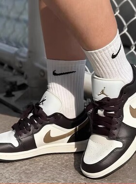 耐克NIKE男女板鞋AJ1 LOW季新款低帮轻便篮球鞋运动鞋 DC0774-200