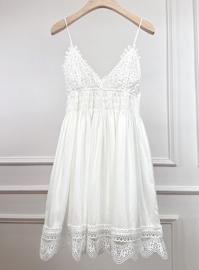 2026夏季新款法式小香风蕾丝拼接花边白色名媛气质性感吊带连衣裙