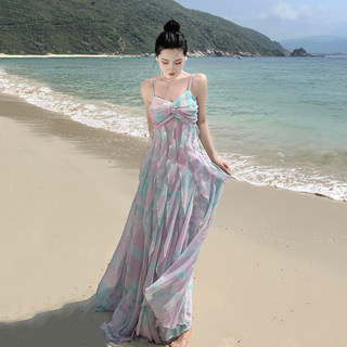 新款沙滩度假旅游穿搭连衣裙吊带海边夏季长裙飘逸三亚高腰适合女