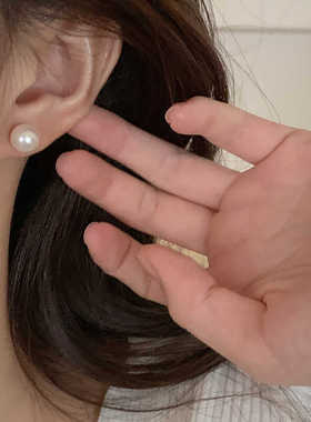 轻奢极简8mm天然淡水珍珠耳钉2024年爆款复古高级感百搭耳环耳饰