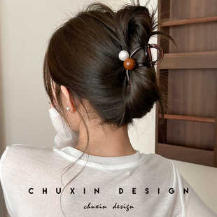 气质珍珠抓夹2024年新款大号多发量八字鲨鱼夹后脑勺盘发发夹头饰