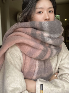 韩版格纹流苏马海毛围巾女冬季日系学生出游百搭时尚贴布围脖休闲