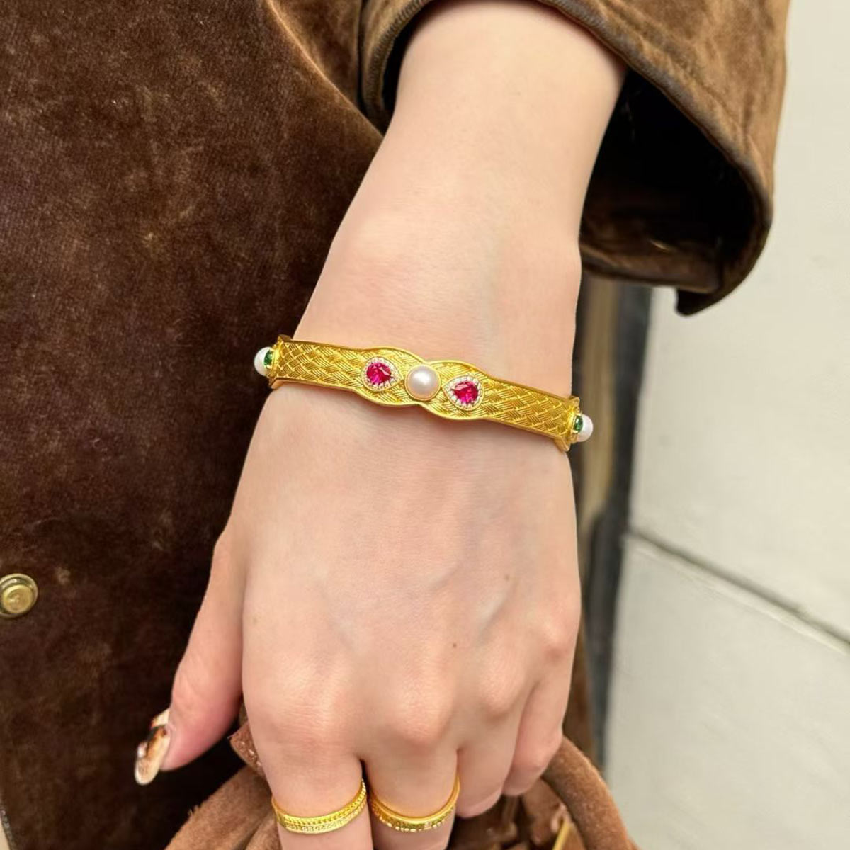 足金复古宫廷珍珠镶嵌黄金手镯