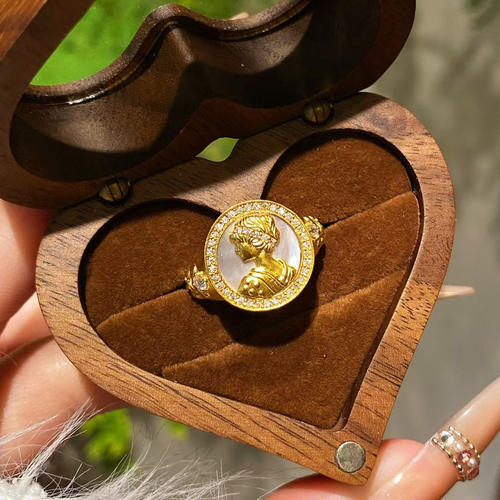 足金点钻白贝王牌黄金戒指