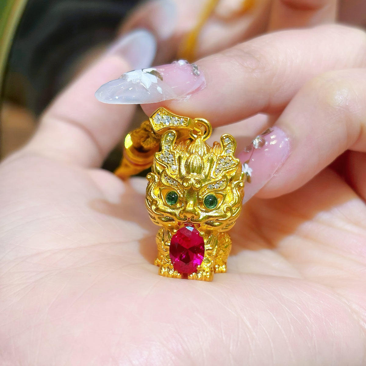 足金999古法点钻镶嵌麒麟献瑞吊坠黄金挂坠送女友礼物