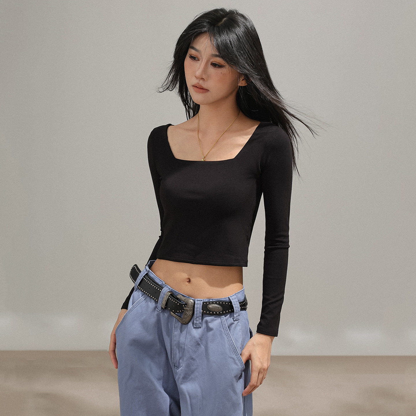 纯色方领长袖t恤女2026秋冬季高腰短款小心机性感内搭打底衫上衣