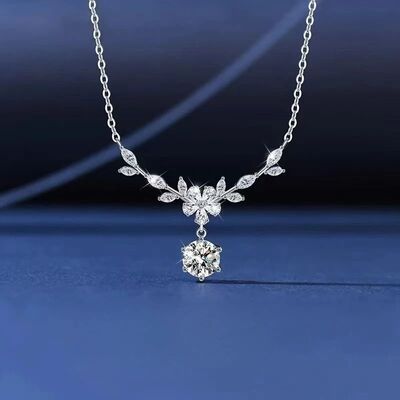 New Sterling Silver Necklace Moissanite Leaves Pendant for