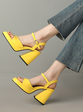 紫色酒红色玫红色白色红色绿色黄色漆皮粗跟高跟凉鞋女大码鞋 YMA