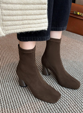 2025冬季新款方头粗跟弹力短靴女绒面高跟鞋瘦瘦靴棕色灰色靴子JD