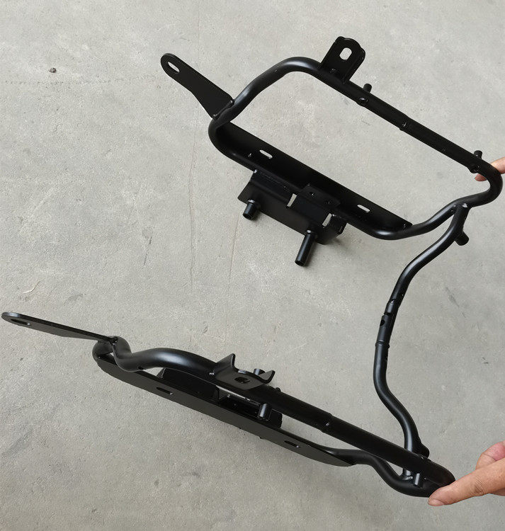 适用黄龙摩托车配件黄巡BJ600GS-A左右侧箱支架挂箱边箱安装架