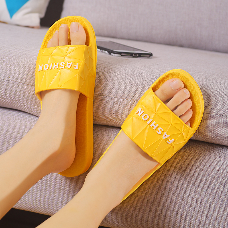 四季通用拖鞋女夏外穿室内防滑情侣软底无声洗澡浴室凉拖鞋男