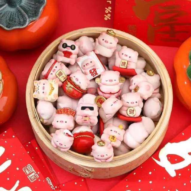 宝运猪猪磁吸萌粒【装饰】2024春节新款礼物车载中控盲袋,模玩/动漫/周边/娃圈三坑/桌游,潮玩盲盒,淘宝优惠券,粉丝福利购,淘宝优惠卷