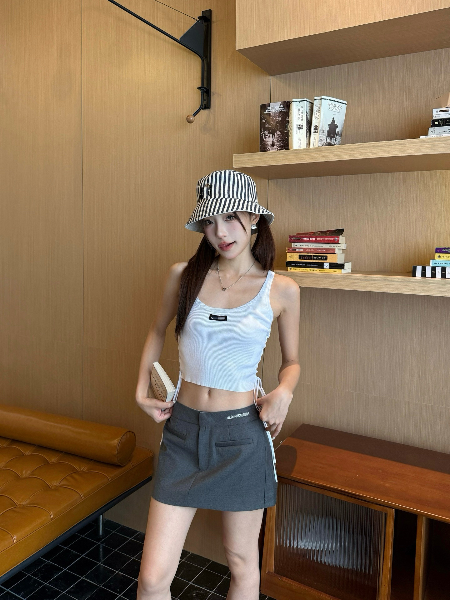 25夏季新款小众高级字母刺绣薄款黑色直筒包臀西装短裙女裙裤半裙