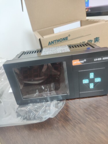 原装正品三相三线可控硅温控表智能可控硅输出LU-926MDC3J8000