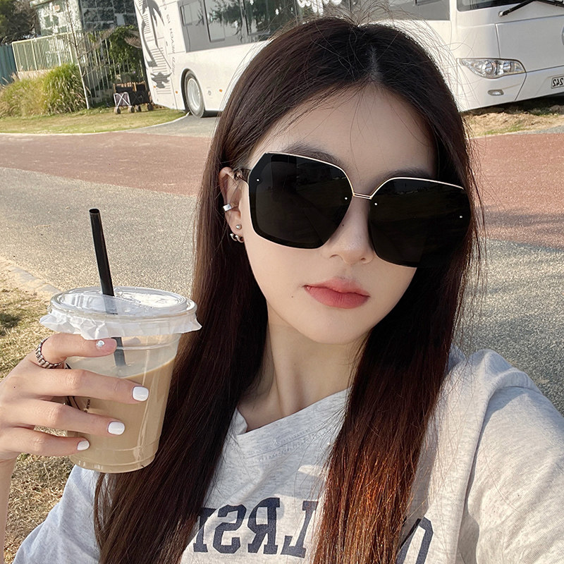 2022年新款时尚百搭女士墨镜