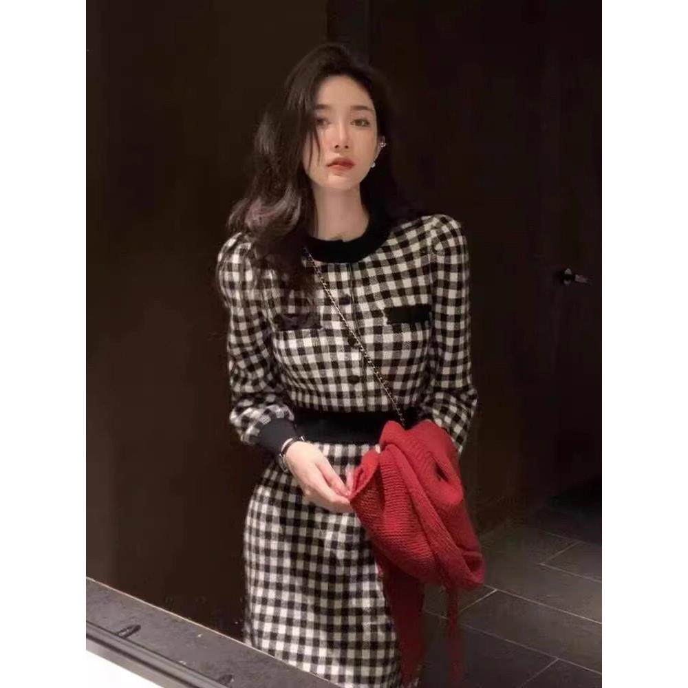 欧洲站女装2025新款法式赫本风毛衣裙子黑色打底针织连衣裙女秋冬