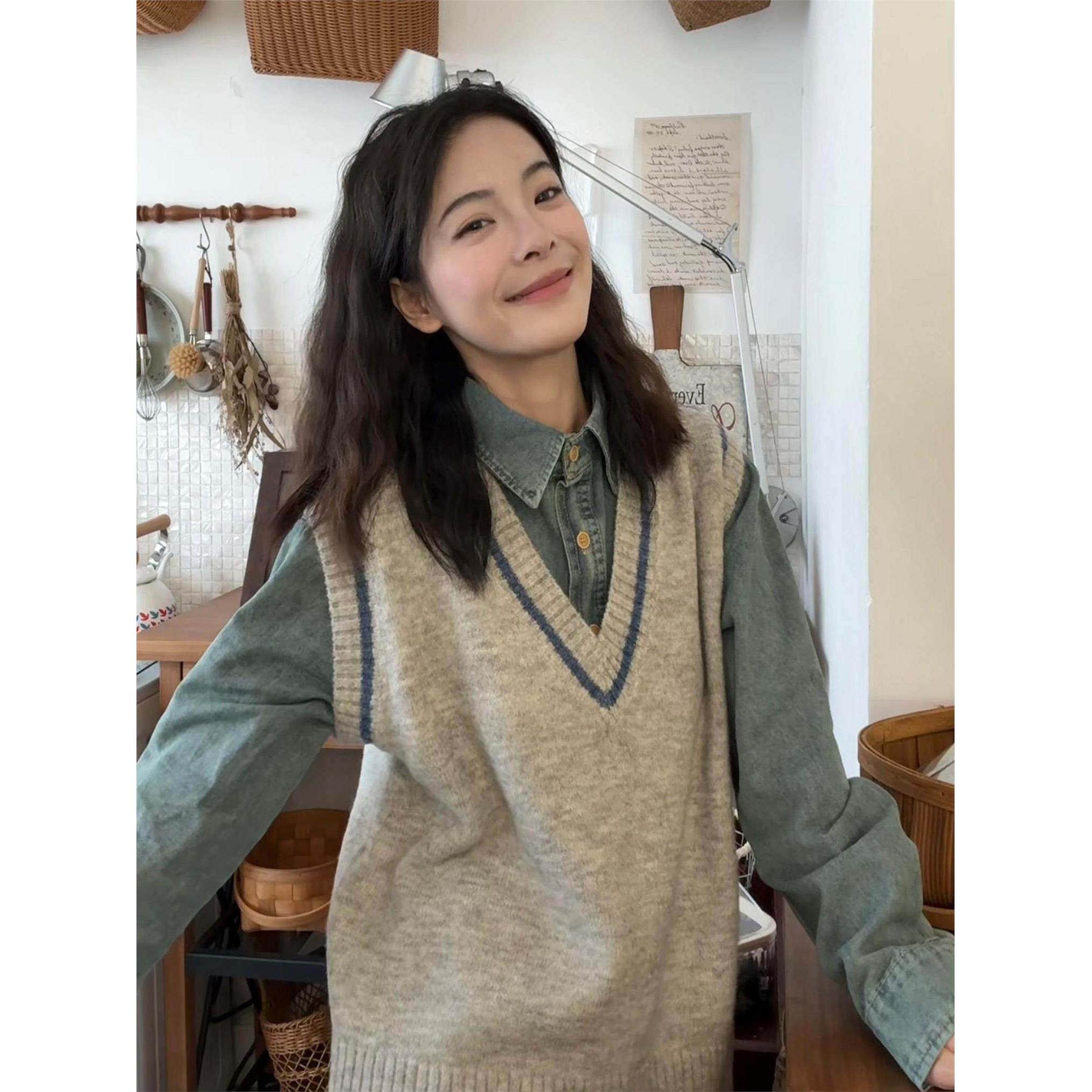 羊毛针织背心羊绒毛衣马甲秋冬款大码胖mm叠穿牛仔衬衣衬衫两件套