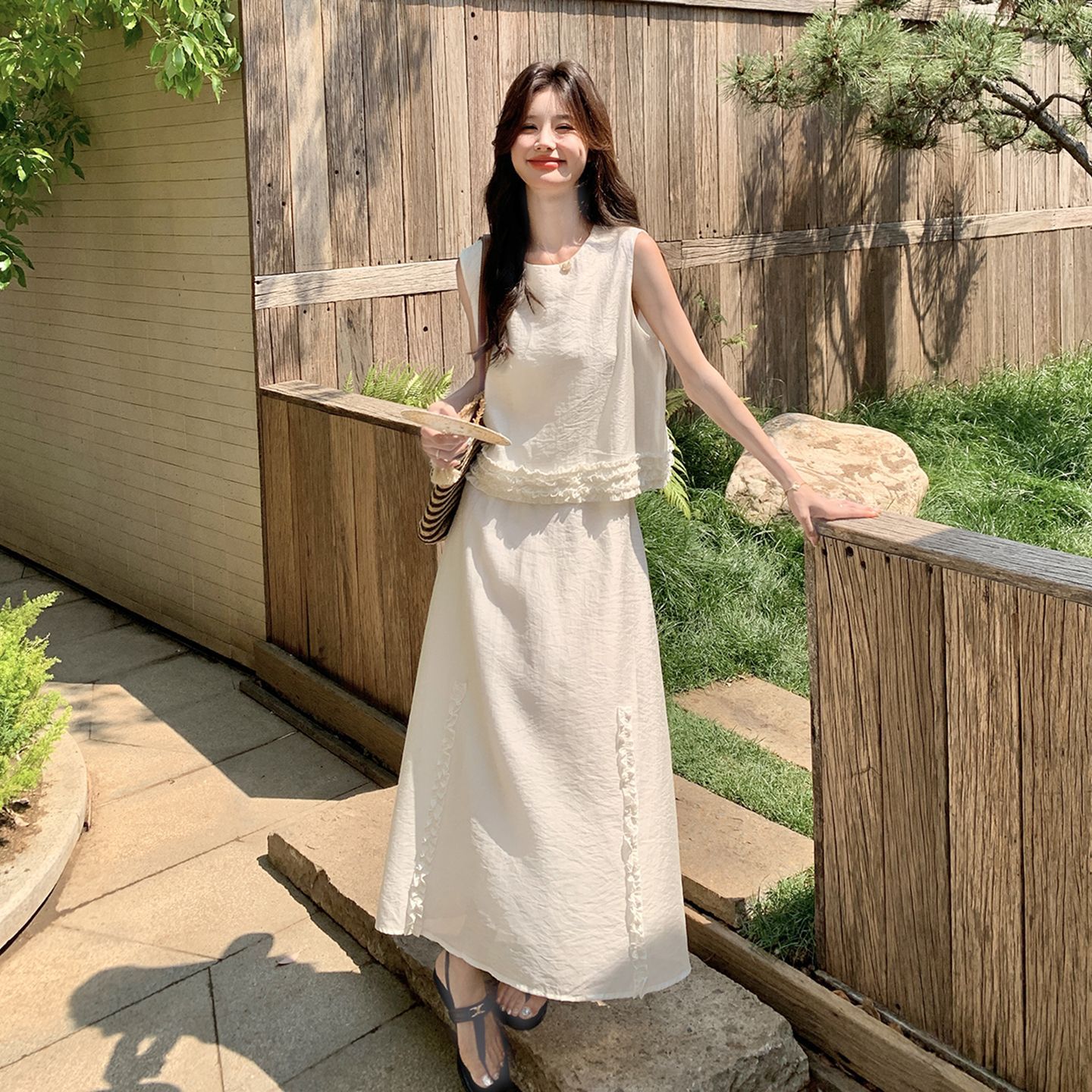 法式气质时尚套装裙女2025夏新款温柔系穿搭无袖背心半身裙两件套