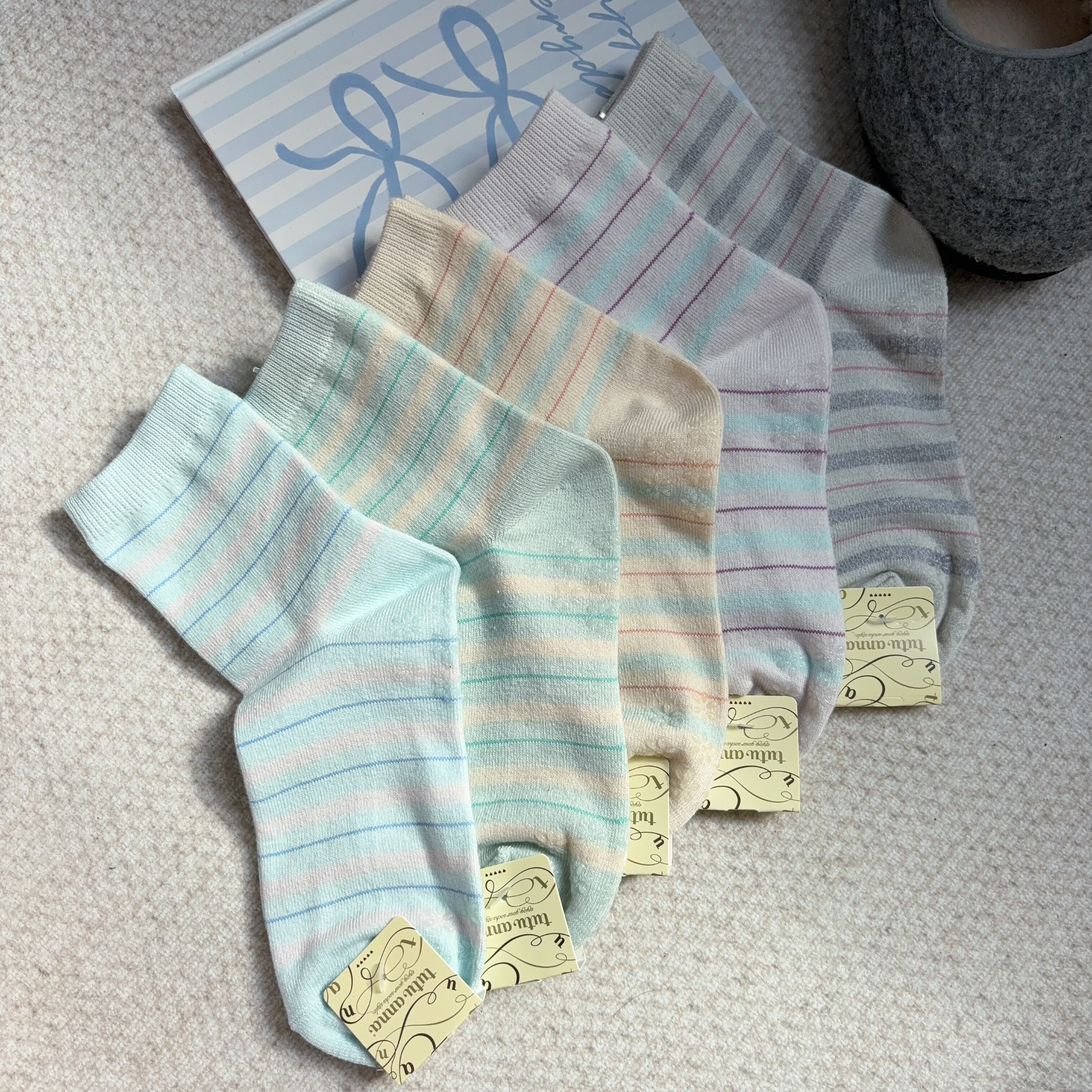 tutuanna正品秋季马卡龙色系条纹中筒袜甜美女中筒袜防滑硅胶袜底