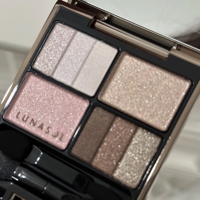 日月晶采光影净化眼影盘