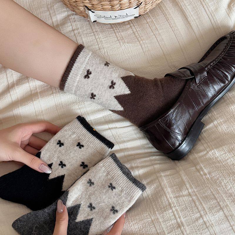 新款秋冬韩系蝴蝶结百搭亲肤透气保暖中筒袜子堆堆袜女羊毛