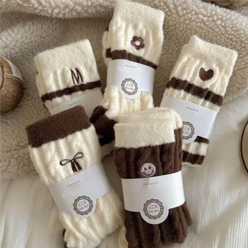 女士道具袜软糯澳绒秋冬咖色条纹爱心笑脸花朵刺绣温柔治愈保暖袜,女士内衣/男士内衣/家居服,长筒袜,淘宝优惠券,粉丝福利购,淘宝优惠卷