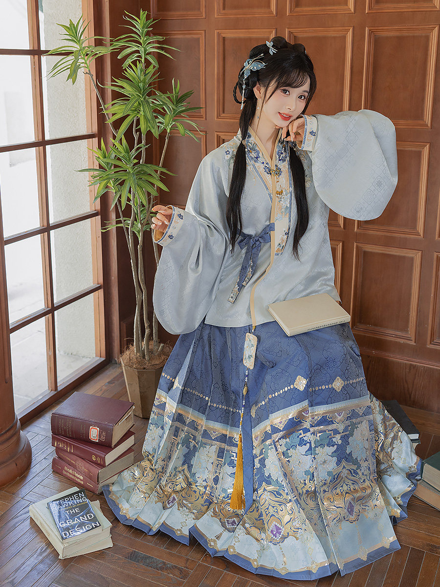 Ming Dynasty Hanfu Winter Set: Octagonal Jacket & Brocade Skirt Steal! - Product image 5