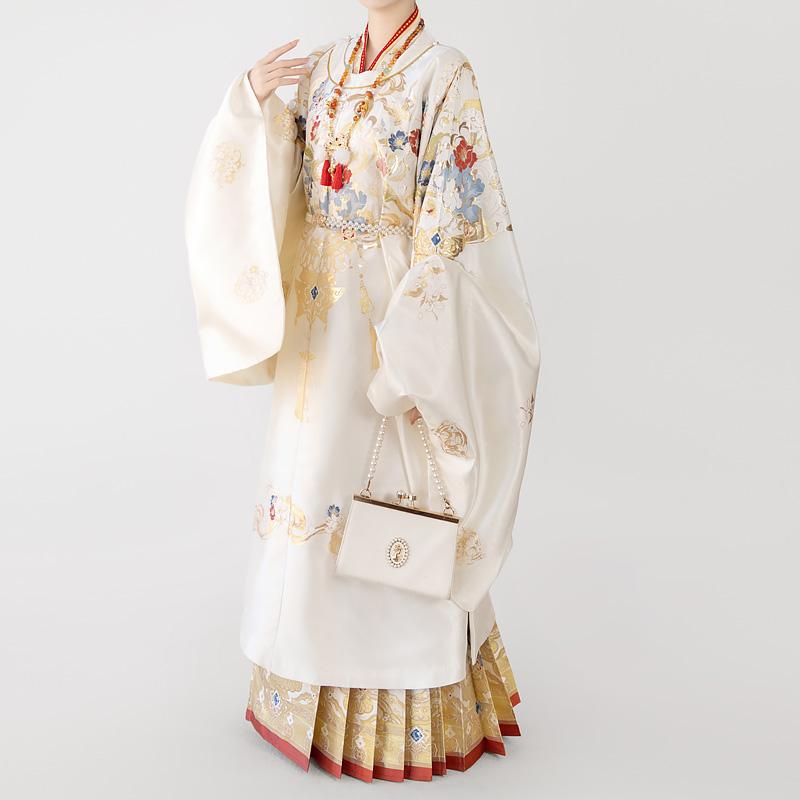 云藏月绣白色妆花织金圆领袍马面