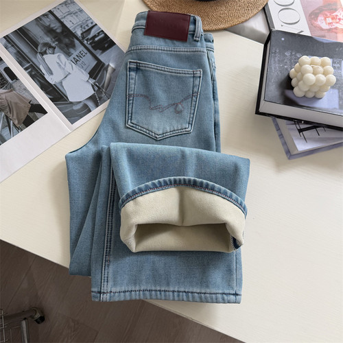 浅蓝色加绒宽松直筒牛仔裤女冬季