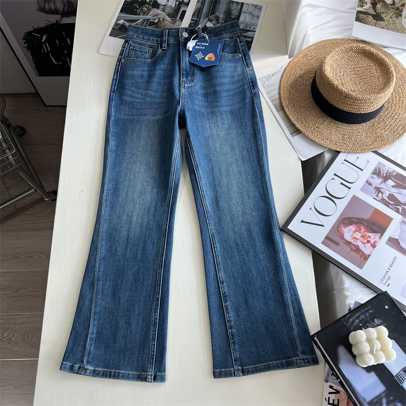 设计感秋季微喇叭牛仔裤女