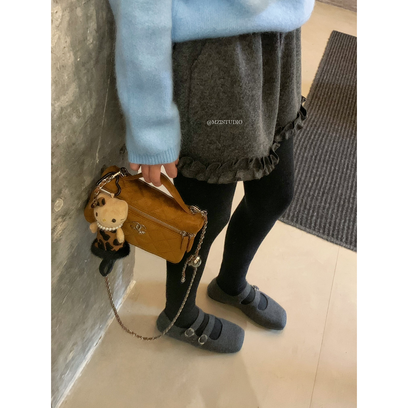 MZI STUDIO-少女感木耳边下摆松紧腰口袋休闲短裤（含5羊毛19123