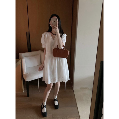 现货 白月光RS.WHMT 韩系温柔V领花边蕾丝拼接镂空短款连衣裙8959