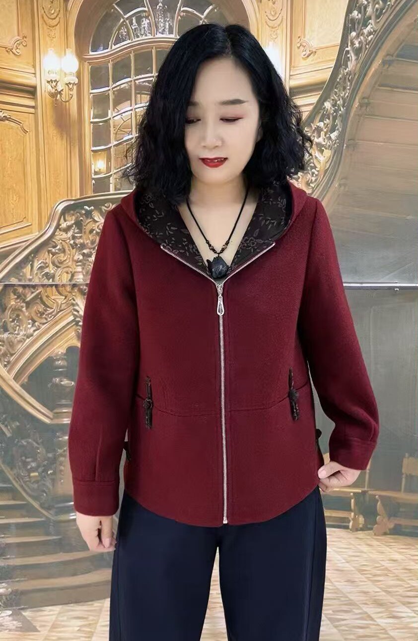 新款妈妈秋冬连帽黄金貂时尚外套大码中老年女装宽松显瘦上衣女士