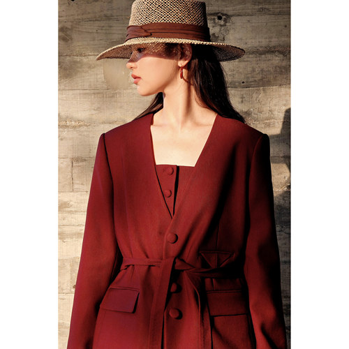 QILI绮丽时装2025秋冬外套 AC25525