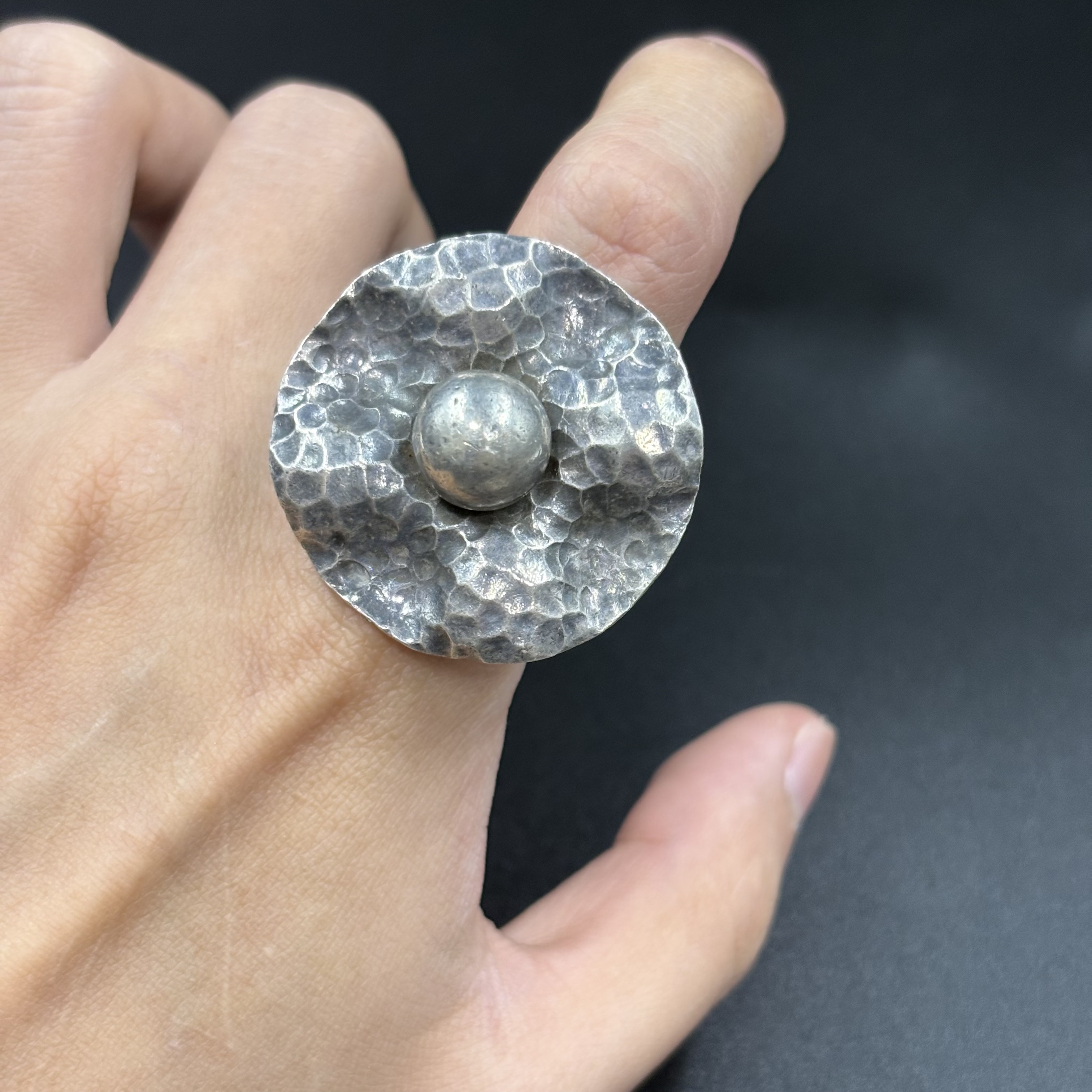 中古默认微瑕不退换 手工锤揲褶皱感花朵银戒指 12.5码 意大利